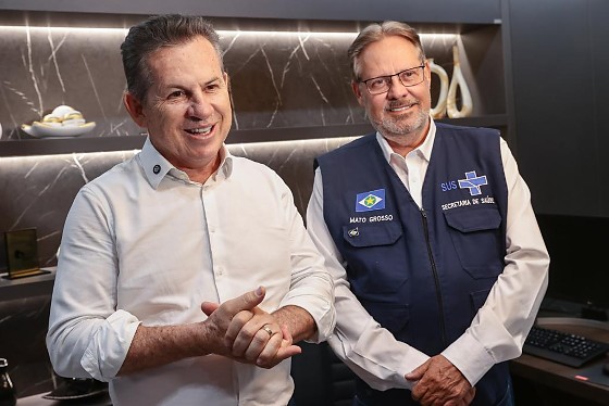 O governador Mauro Mendes e o secretário de Estado de Saúde, Gilberto Figueiredo