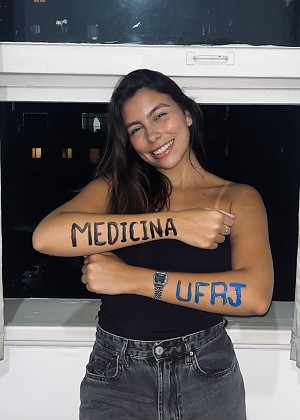 Amanda estudou por três anos em um curso pré-vestibular antes de passar para a UFRJ