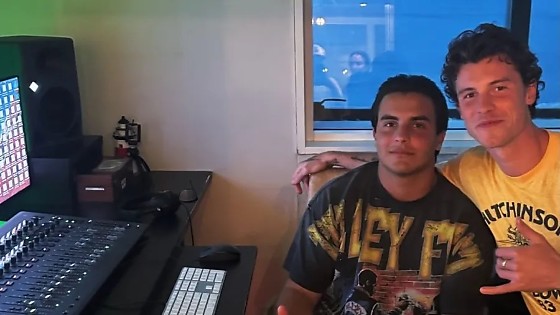 O cantor apareceu em um clique com Marcelo Sangalo