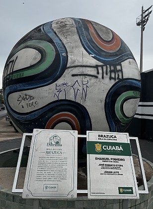 Bola Brazuca depredada: um símbolo da corrupção