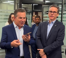 Ganhadora recebe ligação de Mauro e manda ele pro 