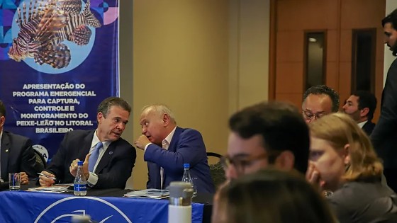 O ministro da Pesca e Aquicultura, André de Paula, e o presidente da CBPA, Abraão Lincoln, em evento no Ministério da Pesca