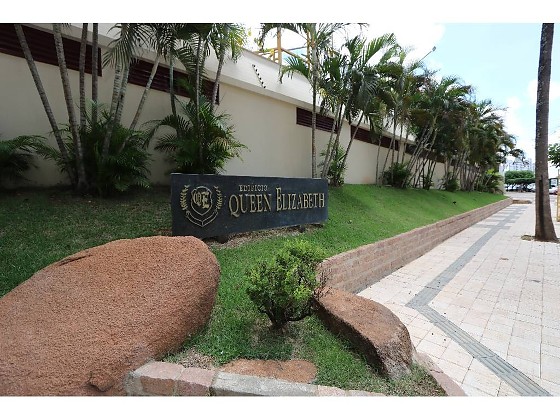 Justiça dá 60 dias para prédio de luxo desocupar via pública