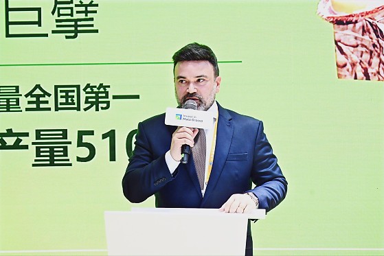 Igor Taques Ourives, jornalista e cientista político.