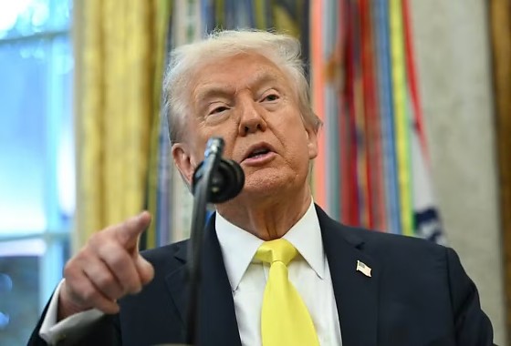 Donald Trump em pronunciamento na Casa Branca, em 15 de outubro de 2025.