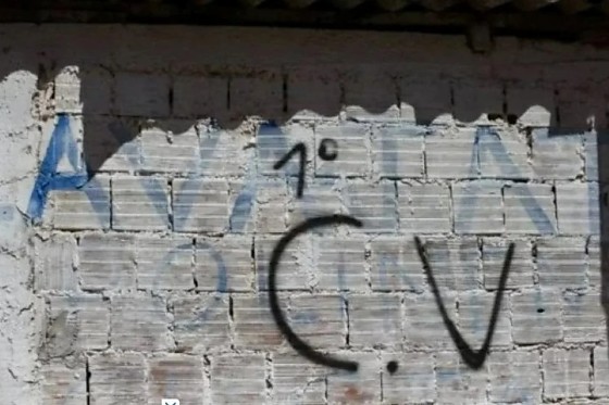 O crime foi cometido por membros do Comando Vermelho (CV).