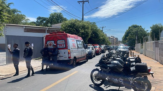 Equipe do Samu está no local.