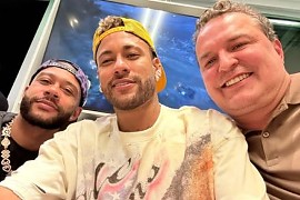 Presidente da ALMT posta foto com Neymar e Memphis Depay