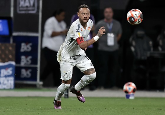 Jogador vem de uma sequência de lesões e participação na Copa de 2026 é incerta.