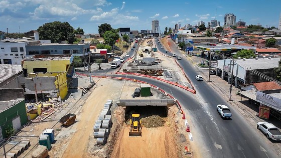 O livro, que tem o objetivo de apresentar uma radiografia dos investimentos e oportunidades em infraestrutura no país, coleta dados junto ao Tesouro Nacional e ao Instituto Brasileiro de Geografia e Estatística para fazer comparações.