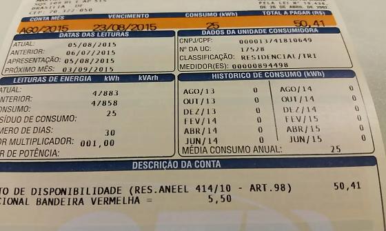 Isso significa que a pessoa deixa de pagar R$ 4,46 a cada 100 quilowatts-hora (KW/h) consumidos e passa a pagar R$ 1,885.