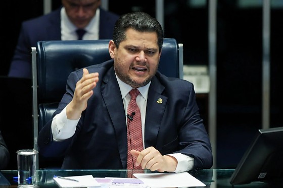 Presidente do Congresso Nacional ficou responsável pela promulgação, após Lula não assinar documento.