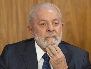 Flávio ampliou as exigências para abertura de sigilos; campanha de Lula anunciou que formalizará resposta no TSE.