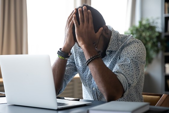 Não é preciso provar sofrimento, abalo emocional ou prejuízo financeiro: basta comprovar que a dívida é ilegal.