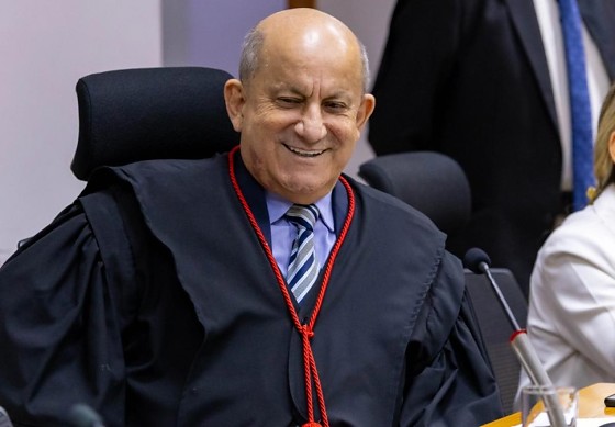 Sebastião Barbosa de Farias se aposentará do Tribunal de Justiça de Mato Grosso, na próxima segunda-feira (8).