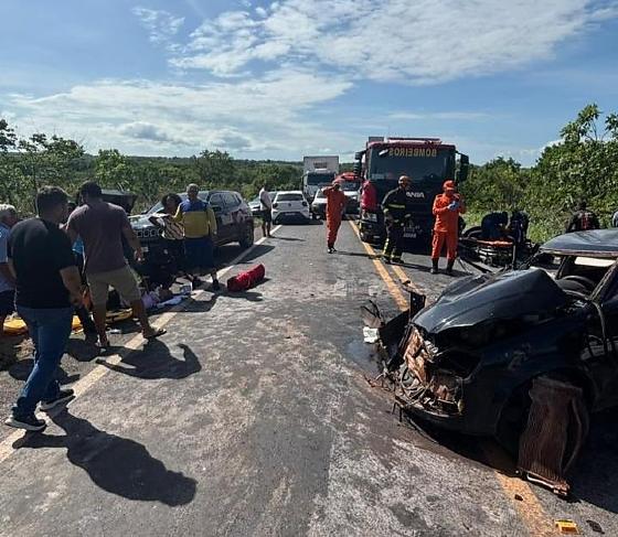 Acidente ocorreu na manhã desta segunda-feira (15).