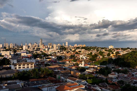 Segundo o Climatempo, os termômetros devem variar entre 23°C e 30°C hoje.