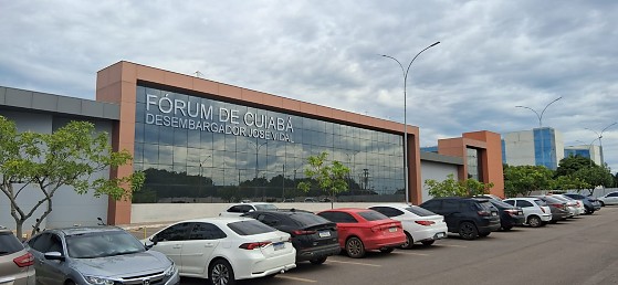 A determinação foi aplicada pelo juiz André Barbosa Guanaes Simões, da 12ª Vara Criminal de Cuiabá.