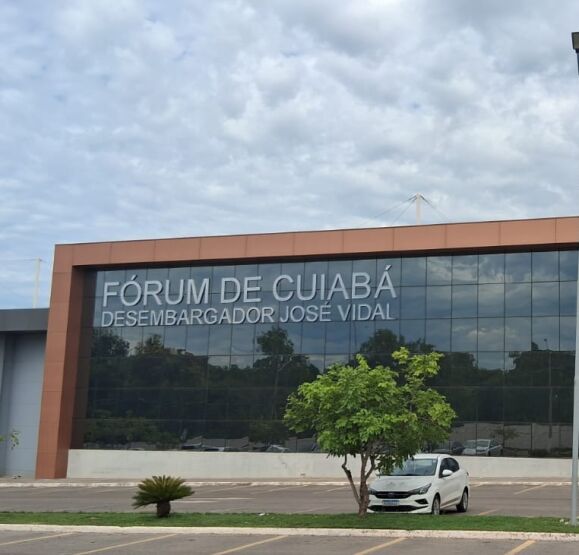 Juiz Bruno D'Oliveira, da Vara Especializada em Ações Coletivas de Cuiabá, negou pedido do SINODONTO para mudar regras de revisão do adcional de insalubridade