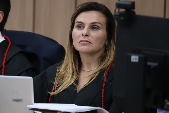 A promotora de Justiça Élide Manzini defendeu a juíza Mônica Perri