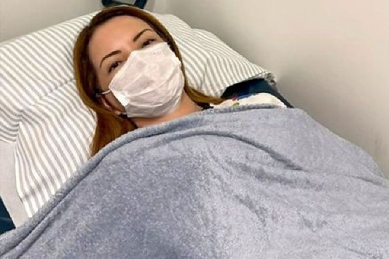 No hospital, a primeira-dama tranquilizou os seguidores
