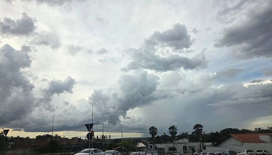 Esta segunda-feira (11) será marcada por céu com muitas nuvens e clima ameno em diversas regiões de Mato Grosso