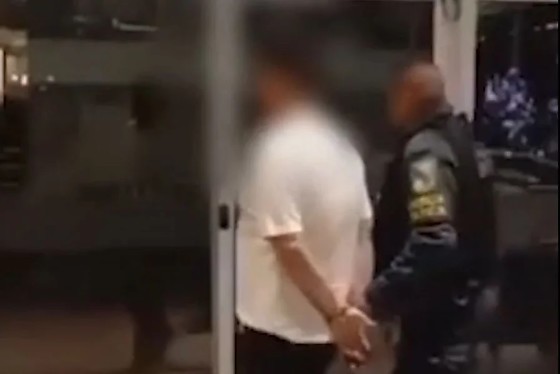Carlos Alberto Azevedo Silva Filho matou dois colegas de profissão em frente a um restaurante de luxo, na Avenida Copacabana, em Barueri.