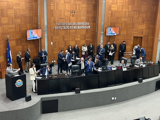 Votação ocorreu na terde de hoje (21).