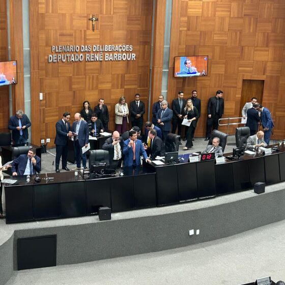 Plenário da Assembleia Legislativa de Mato Grosso aprova empréstimo de R$ 1,5 bilhão.