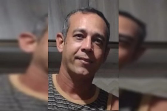 Depois, agrediu a criança de tal forma que chegou a “quebrar a cabeça” dela.