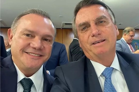Senador Wellington Fagundes (PL) visitará Bolsonaro na Papudinha em março.