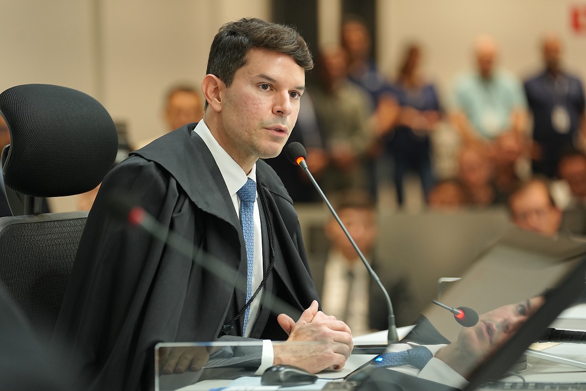 Conselheiro do TCE em Cuiabá é afastado após receber R$ 8 milhões