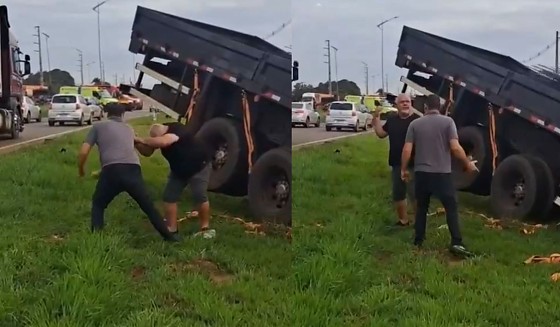 Vídeos que circulam nas redes sociais mostram os profissionais trocando socos, chutes e ameaças enquanto a ocorrência ainda estava em andamento.