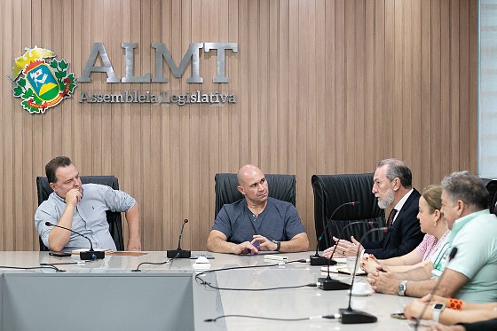 Prefeito se reúne com deputados na ALMT para discutir território do hospital Júlio Müller