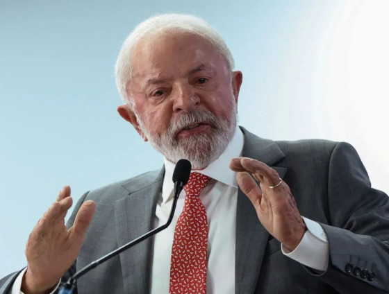 Lula prometeu encerrar o sigilo de 100 anos na campanha de 2022.