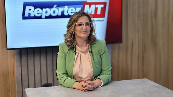 Camila Rossi é empresária, escritora, palestrante e especialista em finanças.