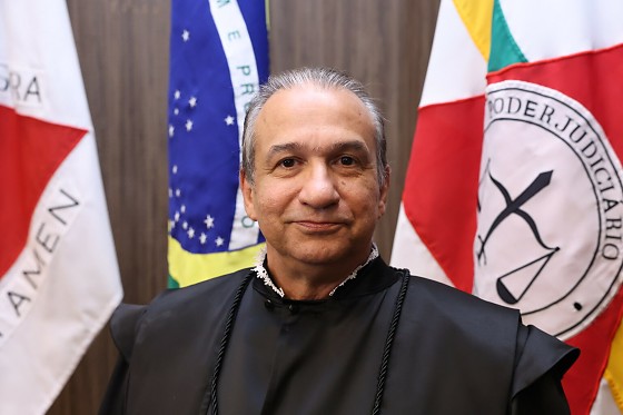 O desembargador Magid Nauef Lauar tornou-se alvo de graves denúncias pessoais.