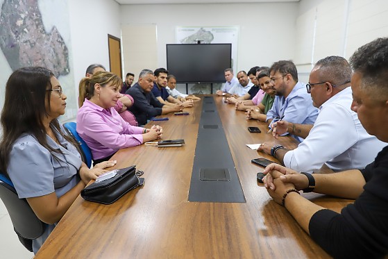 A prefeita destacou que a parceria entre Executivo e Legislativo é essencial para garantir avanços concretos.
