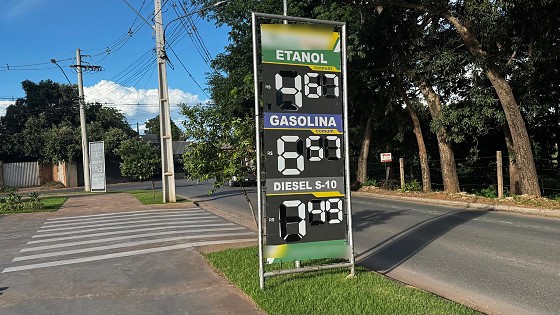 Preços dos combustíveis em Cuiabá após escalada de tensão internacional: Diesel a R$ 7,49 e gasolina a R$ 6,57.