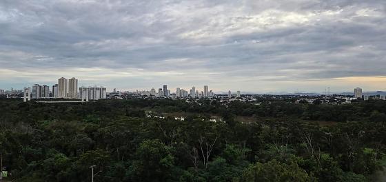 A previsão do tempo em Mato Grosso continua sendo marcada pelo contraste entre manhãs frias e tardes de temperaturas mais elevadas