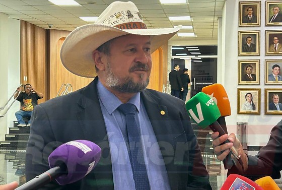 Deputado afirmou que o senador é livre para participar do encontro, mas lembrou que o eleitor também é livre para julgar