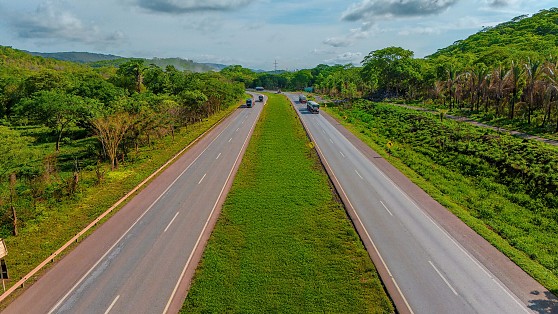 Nova Rota do Oeste destaca salto no escoamento da safra e segurança viária na BR-163.