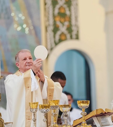 Dom Mário celebrou a última missa na capital e segue para nova missão pastoral