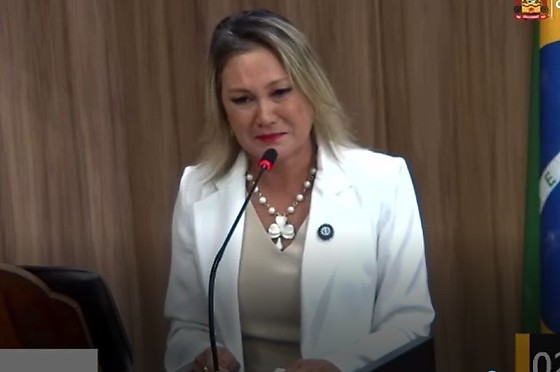 Vereadora Rosy Prado ocupou a tribuna para denunciar o colega Kleberton Feitoza por violência política de gênero.