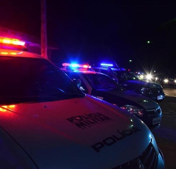 Os bandidos e a vítima foram encaminhados à Central de Flagrantes para as providências cabíveis.