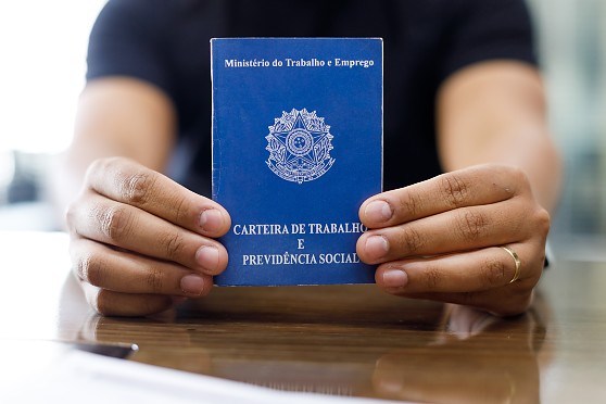 Empregos são ofertados pelo Sine Municipal e contemplam funções em logística, vendas e serviços gerais
