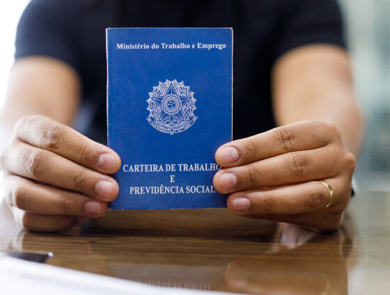 A Prefeitura de Cuiabá oferece 325 vagas de emprego em diversas áreas de atuação. 