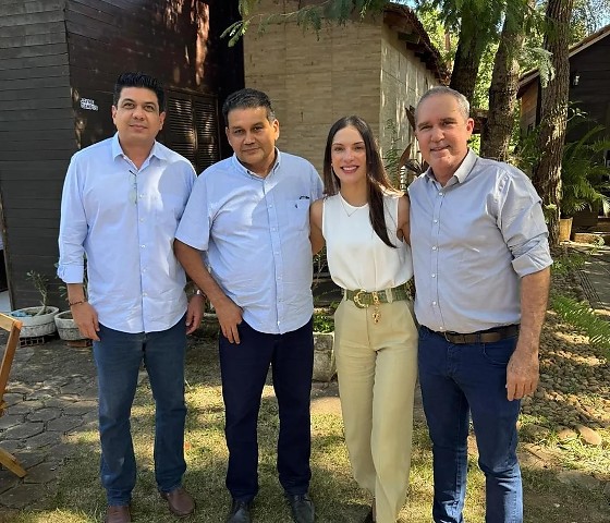 Foto mostra encontro entre os emedebistas Kali Baracat, Wanderley Cerqueira e a deputada Janaina Riva. No canto à direita, o ex-vice prefeito do PL, Tião da Zaeli.