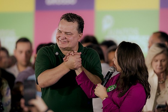 Max e a presidente nacional do partido Renata Abreu.