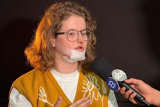 Juliana também descreveu os ferimentos sofridos na queda.